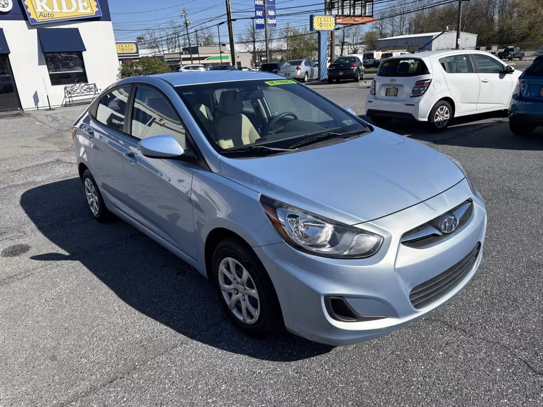 2013 Hyundai Accent - KMHCT4AE7DU518350 - Image #2